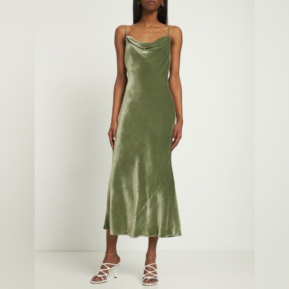 Salamanca Dress by Reformation SZ 6 in Artichoke Velvet. - Picture 7 of 14